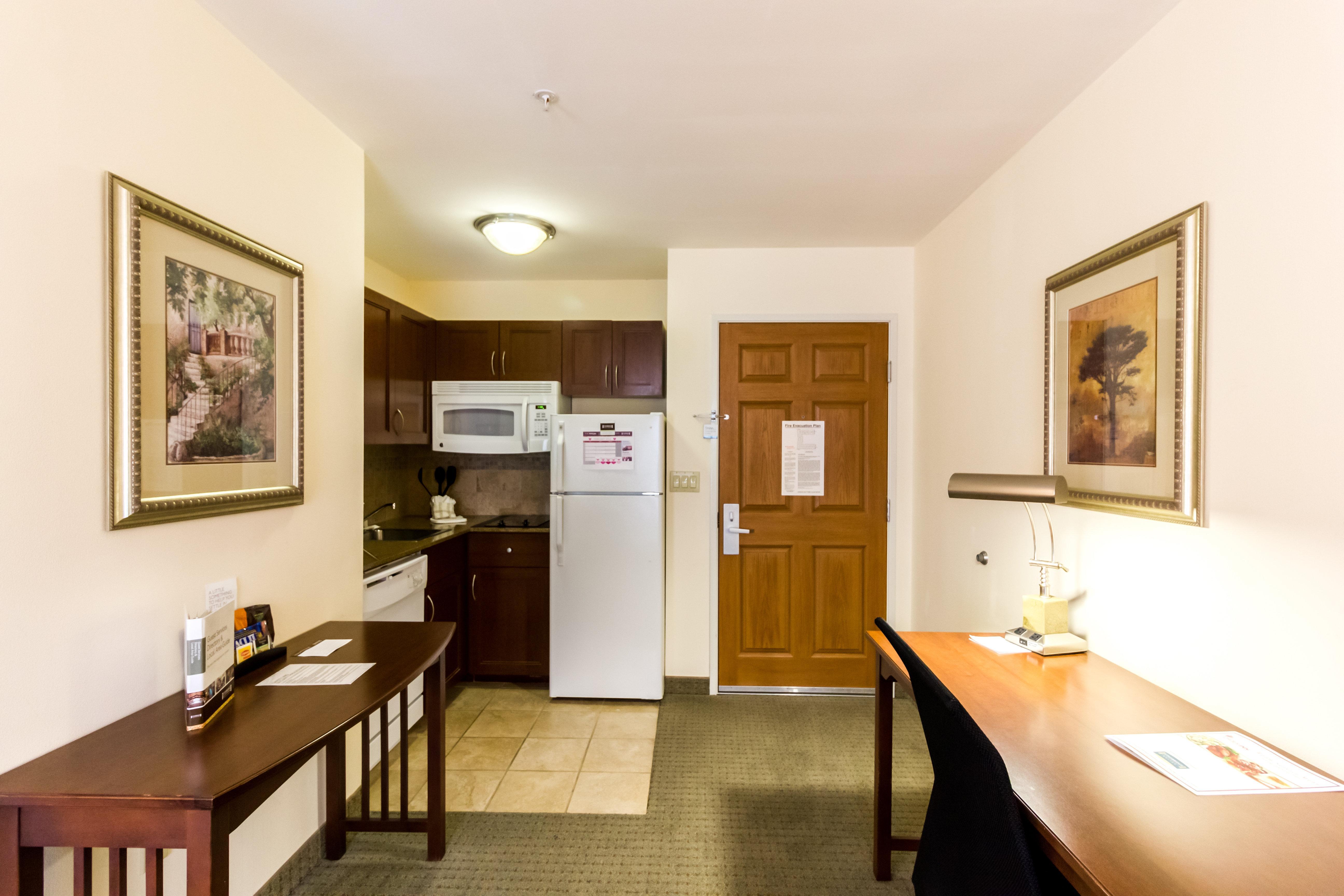 Staybridge Suites Austin Airport By Ihg Buitenkant foto