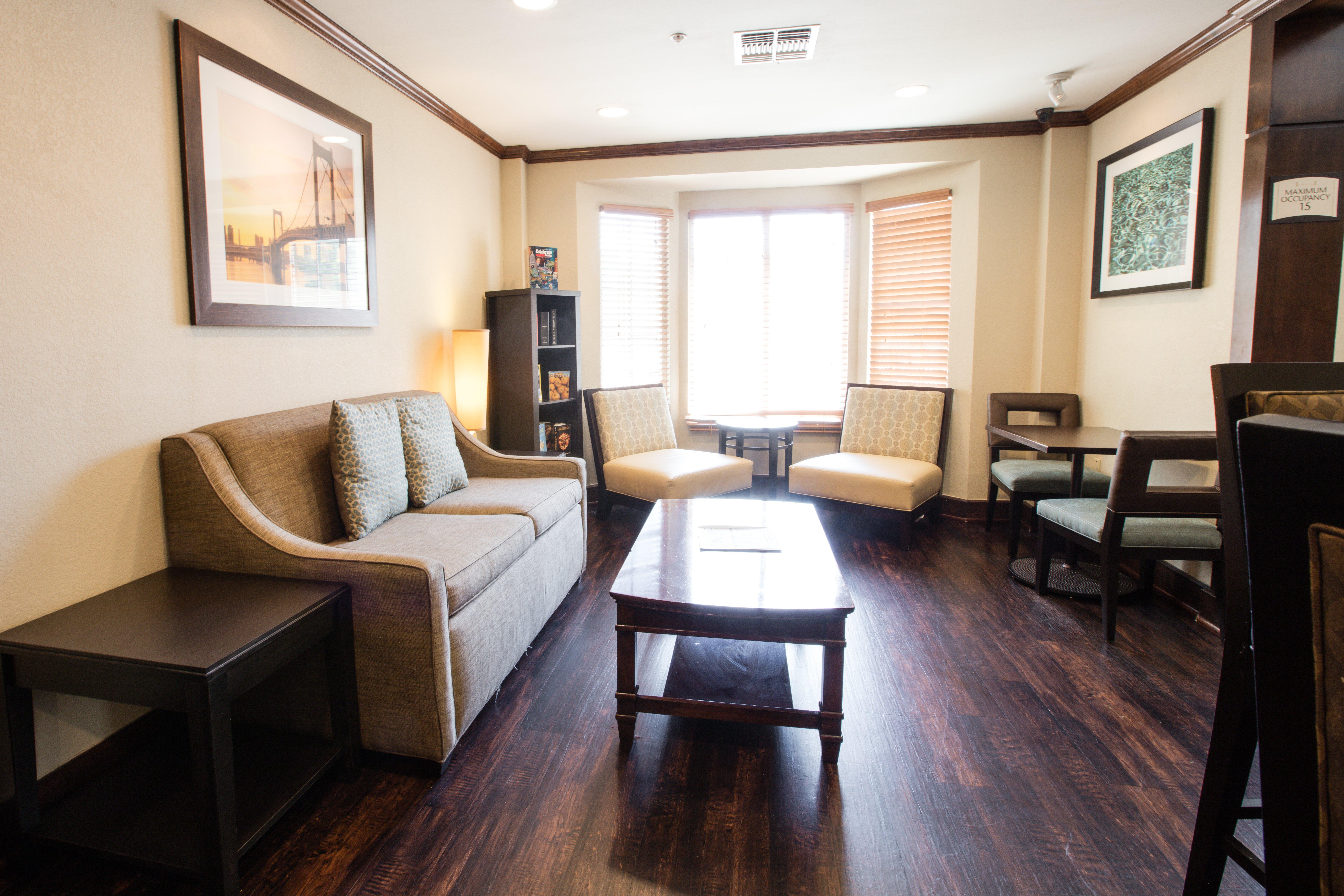 Staybridge Suites Austin Airport By Ihg Buitenkant foto